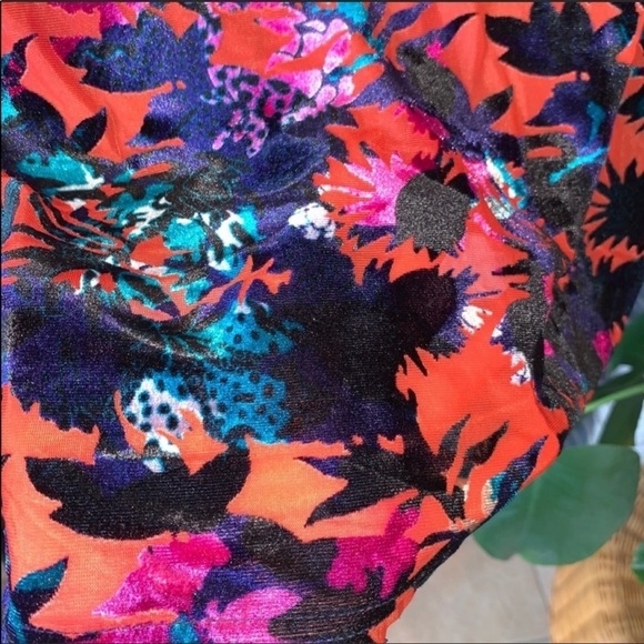 ZARA Velvet Floral Print Burnout Boxy Crewneck Short Sleeve Top Size M Fall - Picture 4 of 7